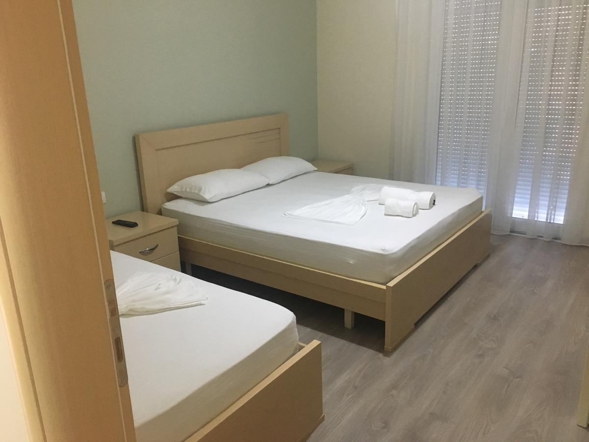 Rent Rooms Kapri Pogradec Exterior foto